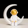 Dekorativa objekt Figurer Harts Astronaut Figur Staty Figurin Spaceman Sculpture Education Toy Toy Desktop Home Decoration Model for Kids Gift 231128