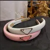 20style Sweet Luxury Designer Inverted Triangle Letter Bands Hair Bands For Women Girl Brand Elastic Letter P Banda da cabeça da cabeça do arco de cabeça embrulhada acessório de cabelo