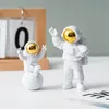 Obiekty dekoracyjne figurki 3PC Astronauta Figurki i księżycowe żywice statuy Pokój biurowy Prezent Prezentuje prezent chłopca 230428