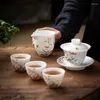 Conjuntos de chá Cerâmica Único Copo Esmalte Jade Ameixa Três Capa de Talento Conjunto Chinês Tigela de Chá Artesanal