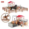 Militära figurer Oenux Farm Stable House Model Action Emulational Horseman Horse Animals Playset Figuren Söta pedagogiska barn Toy Gift 231128