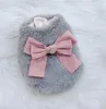 Dog Apparel Dogs and Cats Dress Vest Faux Fur Bow Design Pet Puppy Coat et Winter Clothing Outfitvaiduryd