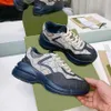 デザイナー Rhyton 靴マルチカラースニーカー男性女性トレーナーヴィンテージ Chaussures プラットフォームスニーカーイチゴマウスの口の靴