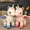 Poupées en peluche arc-en-ciel Pegasus licorne jouet poupée oreiller de couchage cadeau pour enfants 231128