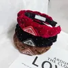 Nouvelle mode en cuir éponge bandeaux pour femmes de luxe Vintage chapeaux Style décontracté français bandeau de cheveux classique femmes amour cadeaux cerceaux de cheveux