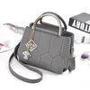 الأكياس المسائية أزياء المرأة Crossbody 2023 Trend Luxury Designer Brands Handbag Brands Basy Female Messenger Counter Bag