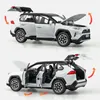 Modello pressofuso 1/32 SUV Modello di auto in lega Diecast in metallo Veicoli giocattolo Alta simulazione Collezione di suoni e luci Regalo per bambini 231128