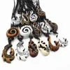Cała część 15pcs mieszana hawajska biżuteria imitacja kość rzeźbiona NZ Maori Fish Hook Wisiant Naszyjnik Prezent Amulet MN542 2201274E
