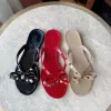 Flip Flops Slipper Mule Slide Luxurys متسكعون مرصعون صندل الصيف الصيفي أحذية شاطئ المصممين في الهواء الطلق مطاطية شائكة رمال رمال