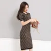 Designer-Damenbekleidung 20 % Rabatt Shirt Old Flower Letter Fit Style Celebrity Slim Elastic Medium Length Knitted Sleeve Dress