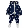 Kläder sätter vinterens höstpojke set casual mode tecknad aktiv kappa pant barn barn baby småbarn 231128