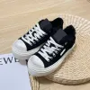 2023 designers utomhus män låga casual skor tränare styrkor skateboard en unisex hr stickad euro sänds höga kvinnor alla vita svarta vete som går springande sport sneakers6