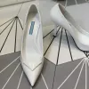 Nuovo Top cuspide Tacco quadrato Pelle verniciata triangolo in metallo logo scarpe con tacco Scarpe stile stella comode scarpe singole piattaforma di design scatola di scarpe di fabbrica di design