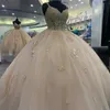Champagne glänsande pärlkulklänning quinceanera klänningar spaghetti rem ärmlösa blommiga applikationer spetskorsett vestidos de 15 anos