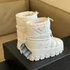 P Designer Style Snow Boots Kvinnor tjocka sulor skidstövlar Varma vattentäta tyger