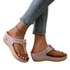Тапочки, женские летние сандалии, пляжная обувь с открытым носком, шлепанцы на танкетке, удобные тапочки, милые сандалии, большие размеры 35–43, Chaussure Femme 231129