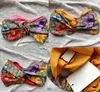 2023 Ny designer modetrend Pannband för kvinnor Lyx kvinna Blommor Fjärilsmönster Hårband Scarf huvudbonader