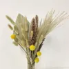 Decoratieve bloemen Kerstmis Natuurlijk gedroogd boeket bestaande uit geliefde gras en gouden bal dus op Home Decor Wedding Decoratie