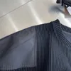 Maglioni da uomo Maglione lavorato a maglia con tasca familiare di alta qualità P con logo triangolare per uomo e donna girocollo patchwork versatile alla moda YA9W