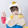 Tasarımcı Kids Şapka ve Eşarp Seti Kış Kapağı Tek Parça Karikatür Duck Yumuşak Peluş Peluş Bebek Rüzgar Proşal Teş