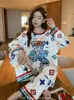 Kvinnor Sleepwear Autumn and Winter Bear Gold Velvet Set Korean Hair Clip Family Clothing Round Neck High End Feeling 231128