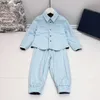 Marka Bebek Trailtsits Çift Taraflı Kullanım Çocuk Tasarımcı Giysileri Boyutu 110-160 Mektupların Tam Baskı Yakası Çocuk Ceket ve Pantolon NOV25
