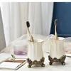 Badzubehör-Set aus Keramik, fünfteilig, im europäischen Stil, weißer Zahnbürstenhalter, Gurgelbecher, Lotionsflasche, Seifenschale, Badezimmer-Accessoires