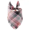 Vêtements pour chiens Lavable Pet Plaid Bandanas Mode Écharpe Bowties Réglable Chat Mignon Chiot Salive Serviette Chihuahua Fournitures