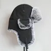Szerokie brzegowe czapki wiadro zimowy kapelusz bombowy dla mężczyzn Faux futra rosyjska rosyjska kamicy Ushanki gęsta ciepła czapka z klapami ucha 231128
