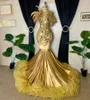 Guld High Neck Long Prom Dress for Black Girls 2024 Feathers Ruffles Birthday Party Dresses Aftonklänningar Pärlade kristallklänningar