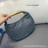 Authentieke Shark Handtas Maand Modetassen Designer Polstassen BottegvVeneta Draai Metaal Half Licht Luxe Versie Veelzijdige Handtas Geweven Outlet FM71M0