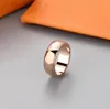 Роскошное дизайнерское кольцо, модные кольца с буквенным принтом для мужчин и женщин, титановое стальное кольцо, кольцо для любви, коробка для поставок ювелирных изделий