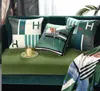 Marca Europa Luxo Retro Capa de Almofada Veludo Verde Cavalo Estampado Macio Capa de Almofada para Sofá-cama Decoração de Casa Almofadas de Cintura