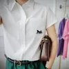 女性用ブラウスポケット刺繍馬車ピュアコットンシャツ半袖スリムな白い気質