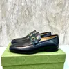 Topp äkta läder lyxiga designer män skor avslappnad bekväma herrkörskor mjuka mockasiner andningsbara slip-on mens loafers plus storlek 38-45