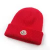 Beanie/Kafatası Kapakları Moda Tasarımcısı 2023 Sonbahar ve Kış Yeni Örgü Yün Şapkası Lüks Örgü UNISEX KIŞ SICAK Düğme Şapkası Bonnet Şapkaları YQ231023