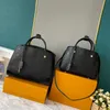 Fashion Black Tote Bag Designer Bolsa de couro de luxo Lady Hobo ombro Bag de alta capacidade Mensageiro Mensageiro Bolsa Crossbody Travel Saco de compras elegante