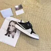 Designer sneakers casual skor kvinnors lyx trippel svartvita panda mocka lapptäcke retro nödställda läderplattform sneakers