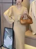 Damen Strickwaren Woherb Süße Outfits Mode Kleider Anzug Gestrickte V-Ausschnitt Pullover Tops Tunika A-Linie Kleid Sets Roupas 2-teiliges Set Damen