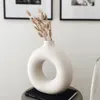 Vases Nordic Vase Circular Hollow Ceramic Donuts Flower Pot Home Living Room Decoration Accessories Interior Office Desktop Decor Gift 231130