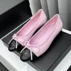 Novos sapatos de grife Marca de Luxo Preto Ballet Flats Sapatos Mulheres Primavera Acolchoado Couro Genuíno Deslizamento em Bailarina Senhoras Vestido Sapatos com caixa 35-41