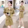 Arbetsklänningar högkvalitativ koreansk trendig safari stil kostymer sommar mode korta jacka kappkjolar damer 2 bitar kläder ärmade