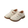 Platte schoenen 2023 Fashion Hollow Boys Girls Princess Little Leather Sneakers Children's Spring Jurk Baby Kids 1 2 3 4 5 6 jaar