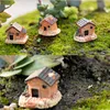 Oggetti decorativi 3 pezzi Mini piccola casa Cottage Giocattoli fai da te Artigianato Figura Muschio Terrario Fata Giardino Ornamento Paesaggio Decor Colore casuale Casa delle bambole 230428