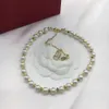 デザイナーバレンタインファッションバランティーノH/Huajia New V Necklace Women's Simple Luxury and Fashion V Letter Pearl Necklace Brass