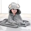 Filtar Swaddling Cartoon Baby Bath Handdukar för Body Hooded Coral Fleece Kids Bathrobe Newborn Swaddle Wrap Baby Filtar For Girls Boys 80*80cm R231130