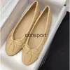 Designer Paris Dress Shoes Loafers Brand Back Ballet Flats Channellies Shoes Women Spring Quilted äkta läderslip på ballerina lägenheter för kvinnor lyxiga runda