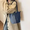 Sacos de noite lavados denim tecido balde de ombro para mulheres 2023 designer bolsas colorblock retalhos crossbody saco grande capacidade tote 231130