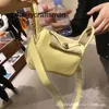 Sac à main Poulet Jaune 2023 Printemps/été Nouvelle Mode Bandoulière pour Femmes Mini Poche En Cuir Véritable Femme Une Épaule Médecine Sac l