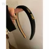 Accesorios para el cabello Accesorios para el cabello Diseñador Diadema de terciopelo negro Miu Retro Estilo francés Pequeña fragancia Cráneo alto Presión superior Cabello Sensación de alta gama Clip Headwear MTUW